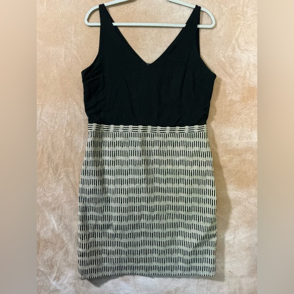 LOFT Black and White Geometric Midi Dress - Picture 1 of 7